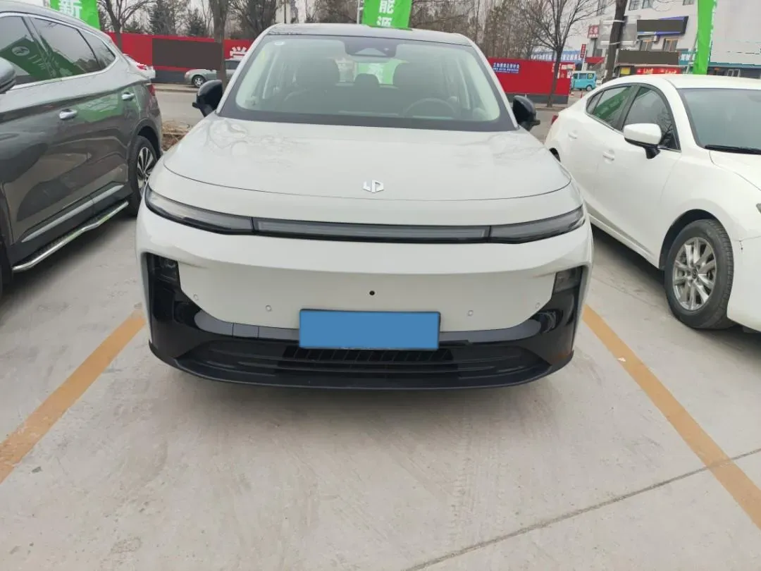 2025 Leapmotor B10 BEV 67.1KWH,autocango,china used car exporter,china ev exporter,chinese used car exporter,chinese used ev exporter