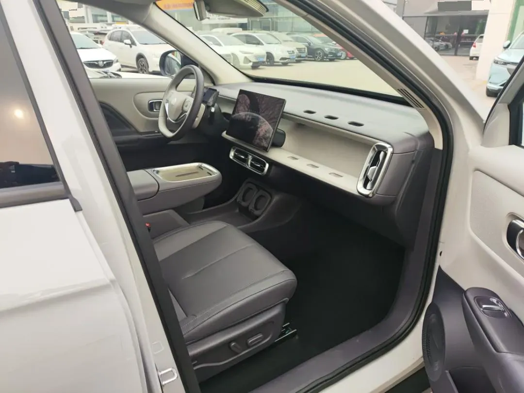 2025 Leapmotor B10 BEV 67.1KWH,autocango,china used car exporter,china ev exporter,chinese used car exporter,chinese used ev exporter