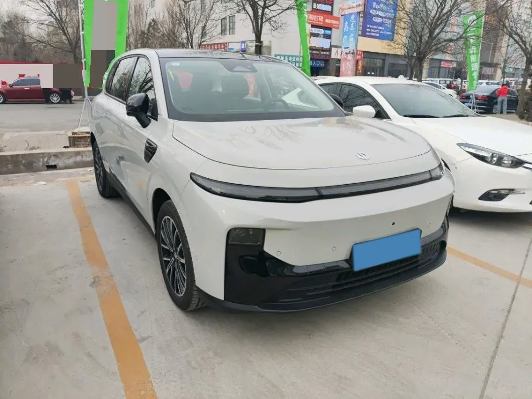 2025 Leapmotor B10 BEV 67.1KWH,autocango,china used car exporter,china ev exporter,chinese used car exporter,chinese used ev exporter