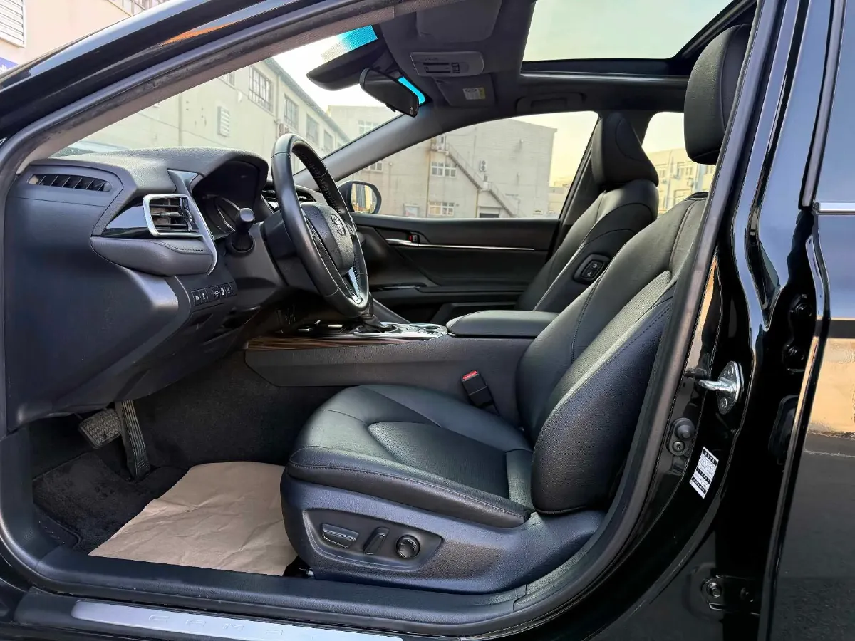 2019 Toyota Camry 2.5L 209HP L4 8AT,autocango,china used car exporter,china ev exporter,chinese used car exporter,chinese used ev exporter