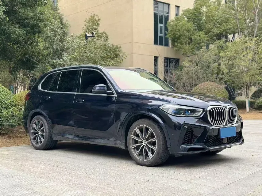 2022 BMW X5 3.0T 333HP L6 8AT,autocango,china used car exporter,china ev exporter,chinese used car exporter,chinese used ev exporter
