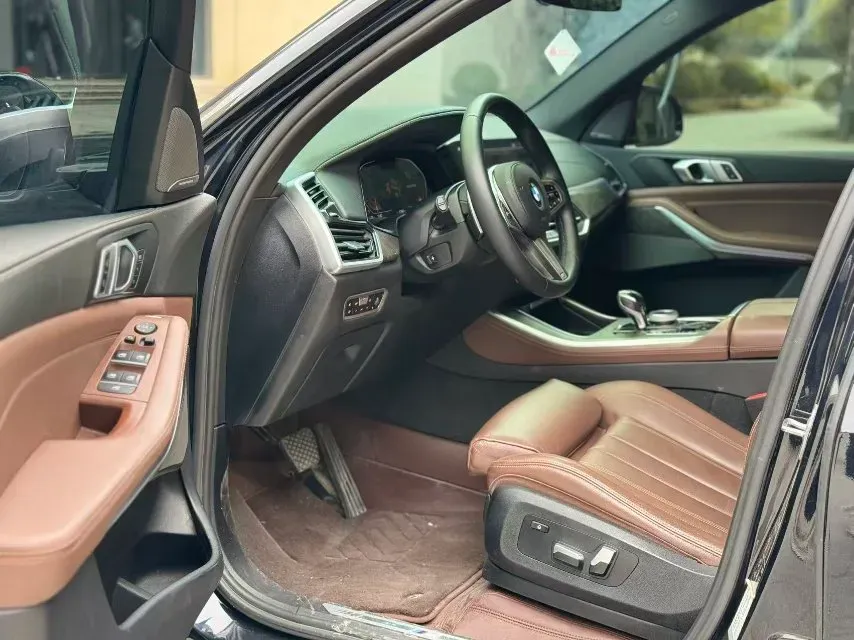 2022 BMW X5 3.0T 333HP L6 8AT,autocango,china used car exporter,china ev exporter,chinese used car exporter,chinese used ev exporter