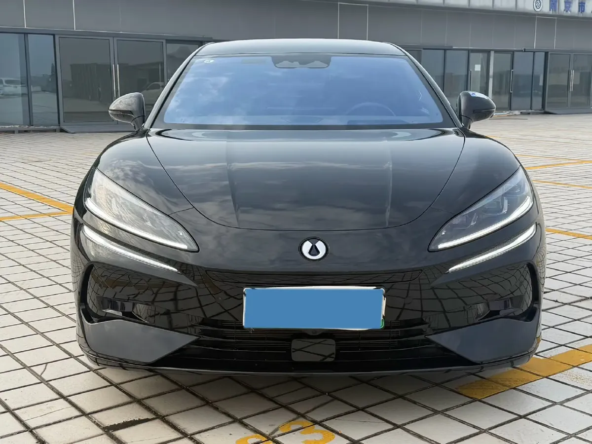 2024 Denza DenzaZ9 2.0T 207HP L4 E-CVT PHEV 38.5KWH,autocango,china used car exporter,china ev exporter,chinese used car exporter,chinese used ev exporter