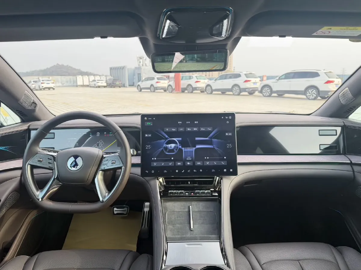 2024 Denza DenzaZ9 2.0T 207HP L4 E-CVT PHEV 38.5KWH,autocango,china used car exporter,china ev exporter,chinese used car exporter,chinese used ev exporter