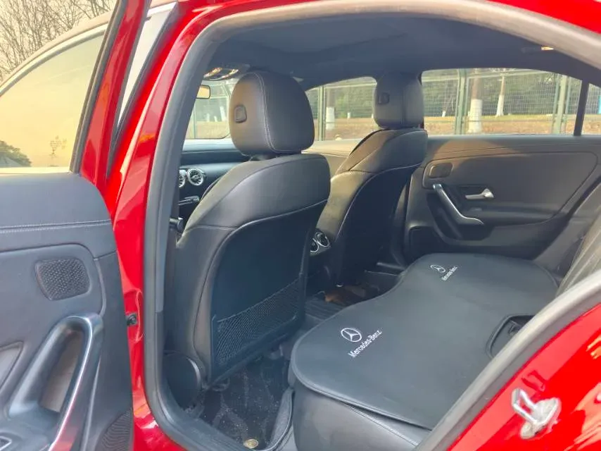 2020 Mercedes-Benz A Class 1.3T 163HP L4 7DCT,autocango,china used car exporter,china ev exporter,chinese used car exporter,chinese used ev exporter