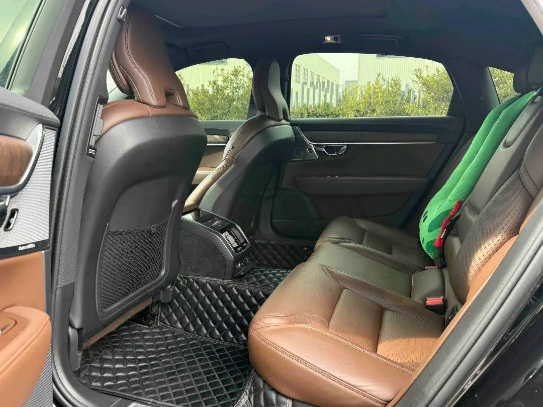 2021 Volvo S90 2.0T 250HP L4 8AT,autocango,china used car exporter,china ev exporter,chinese used car exporter,chinese used ev exporter