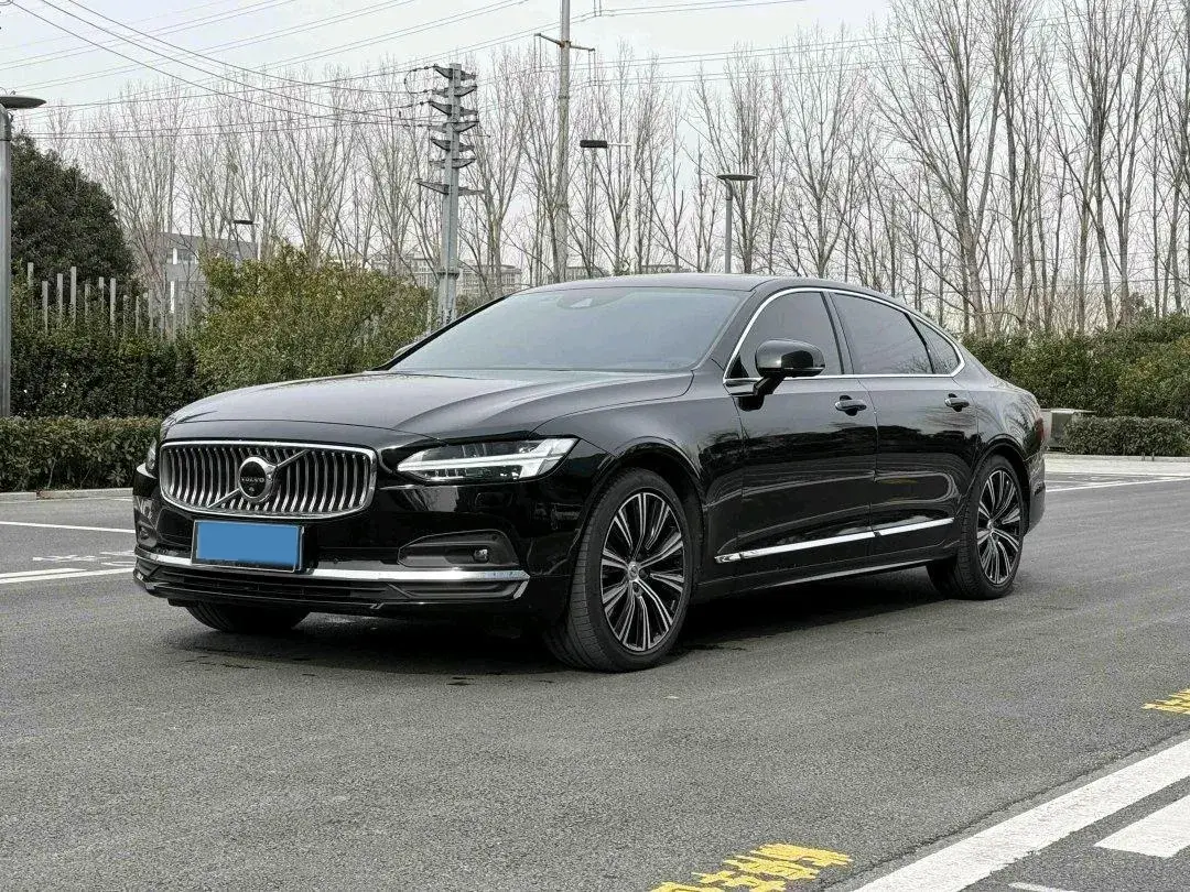 2021 Volvo S90 2.0T 250HP L4 8AT