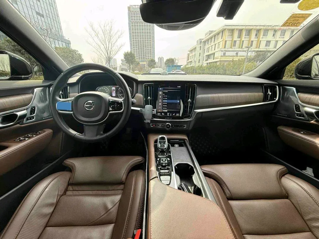2021 Volvo S90 2.0T 250HP L4 8AT,autocango,china used car exporter,china ev exporter,chinese used car exporter,chinese used ev exporter