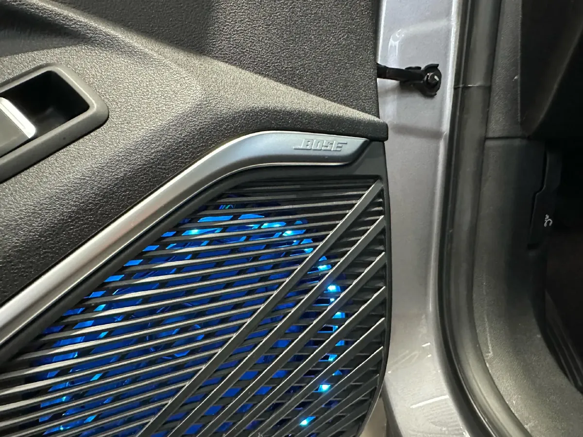 2021 Geely Monjaro 2.0T 218HP L4 7DCT,autocango,china used car exporter,china ev exporter,chinese used car exporter,chinese used ev exporter