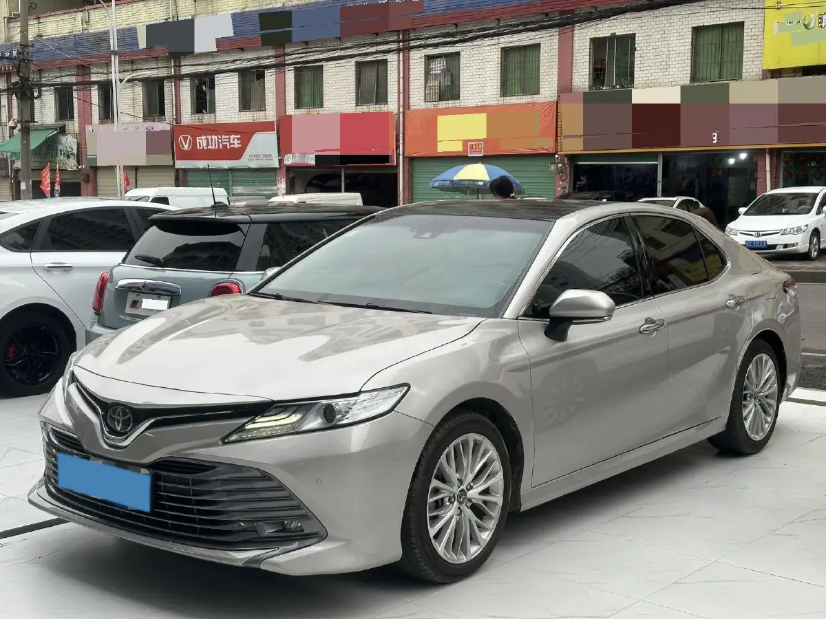 2019 Toyota Camry 2.5L 209HP L4 8AT