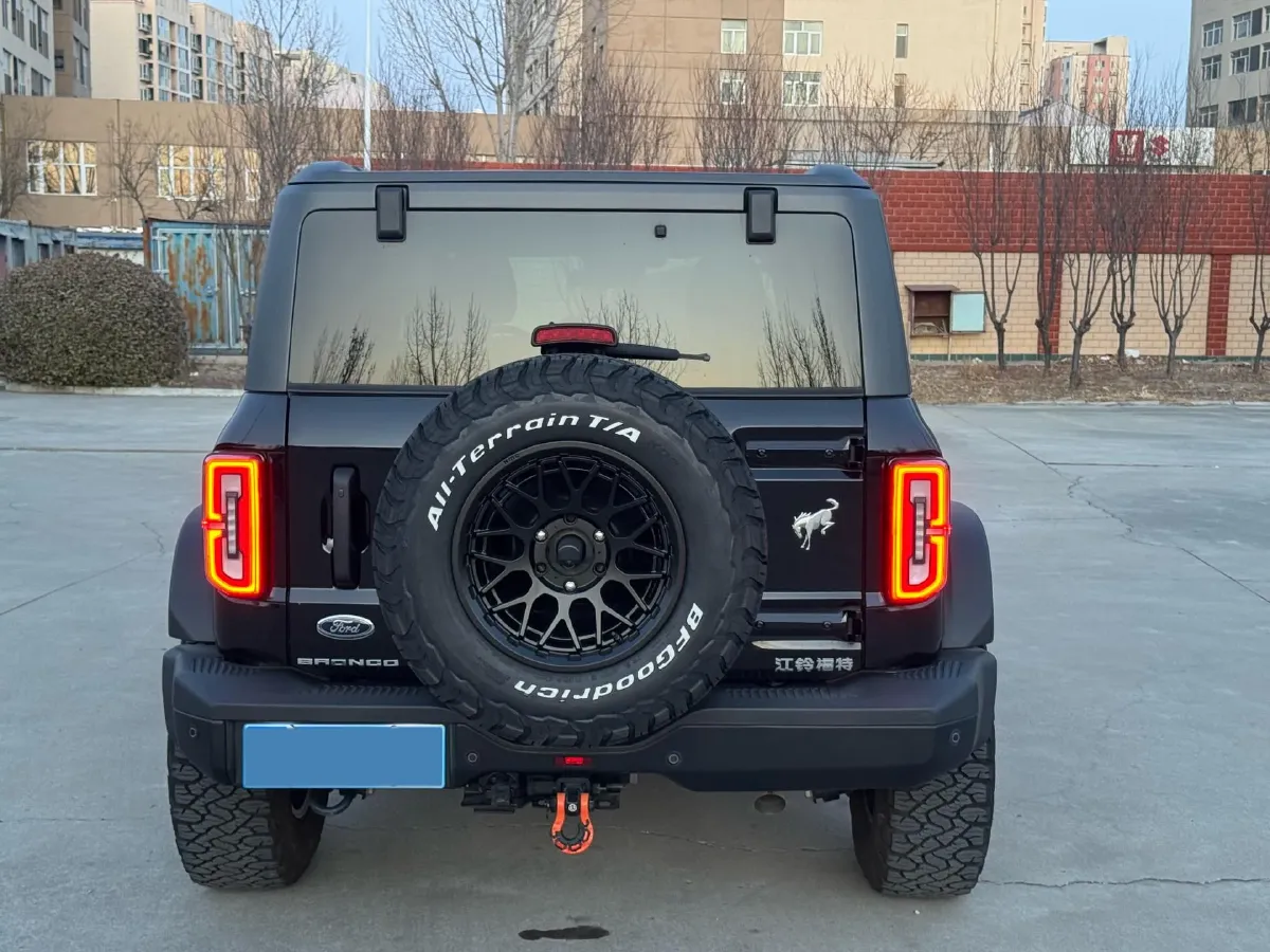 2024 Ford Bronco 2.3T 275HP L4 10AT,autocango,china used car exporter,china ev exporter,chinese used car exporter,chinese used ev exporter