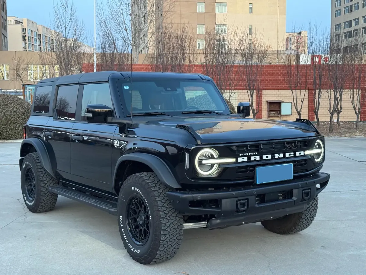 2024 Ford Bronco 2.3T 275HP L4 10AT,autocango,china used car exporter,china ev exporter,chinese used car exporter,chinese used ev exporter