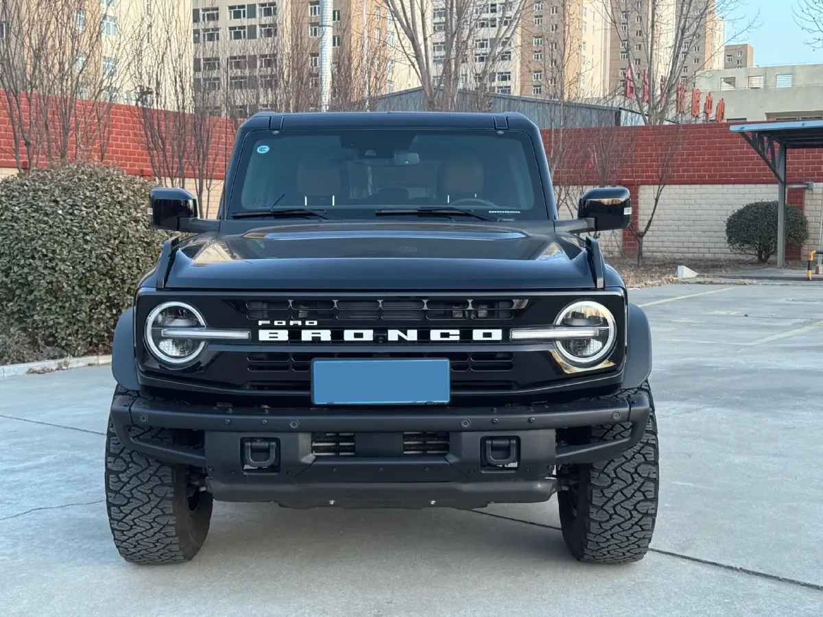 2024 Ford Bronco 2.3T 275HP L4 10AT,autocango,china used car exporter,china ev exporter,chinese used car exporter,chinese used ev exporter
