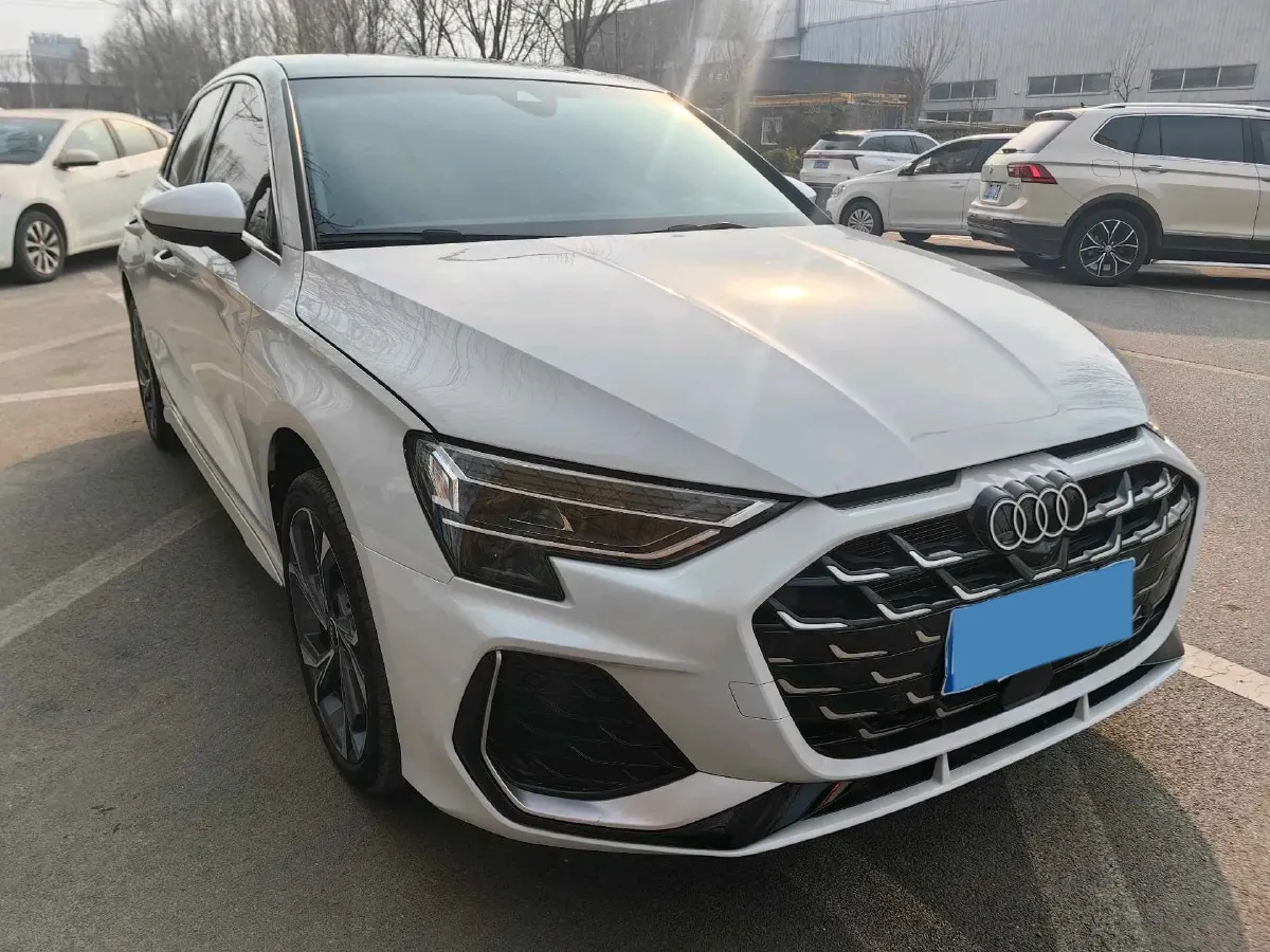2025 Audi A3 1.5T 160HP L4 7DCT,autocango,china used car exporter,china ev exporter,chinese used car exporter,chinese used ev exporter