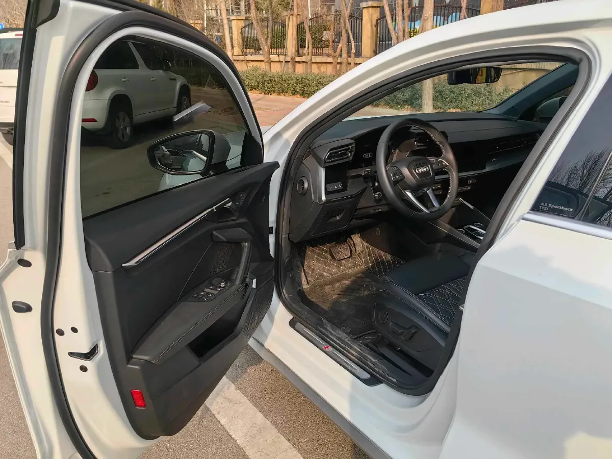 2025 Audi A3 1.5T 160HP L4 7DCT,autocango,china used car exporter,china ev exporter,chinese used car exporter,chinese used ev exporter