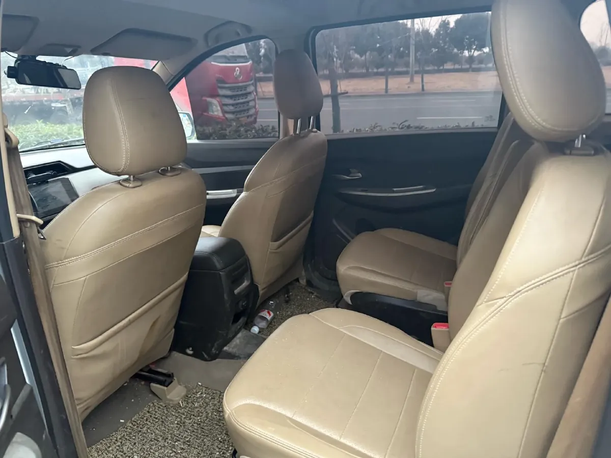 2019 WuLing HongGuang 1.5L 99HP L4 6MT,autocango,china used car exporter,china ev exporter,chinese used car exporter,chinese used ev exporter