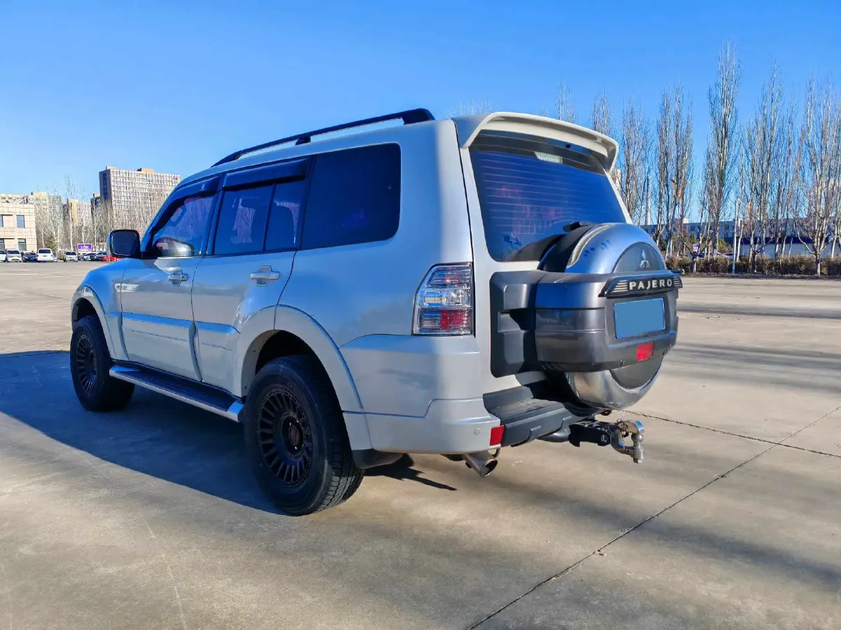 2016 Mitsubishi Pajero 3.0L 174HP V6 5AT,autocango,china used car exporter,china ev exporter,chinese used car exporter,chinese used ev exporter