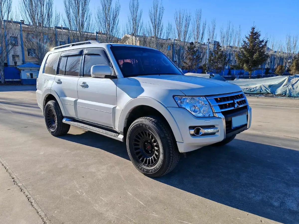 2016 Mitsubishi Pajero 3.0L 174HP V6 5AT,autocango,china used car exporter,china ev exporter,chinese used car exporter,chinese used ev exporter