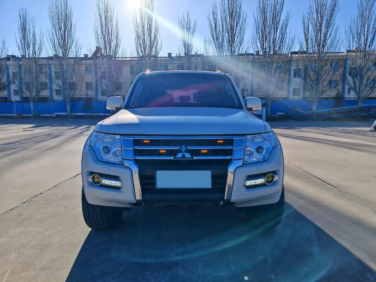2016 Mitsubishi Pajero 3.0L 174HP V6 5AT,autocango,china used car exporter,china ev exporter,chinese used car exporter,chinese used ev exporter