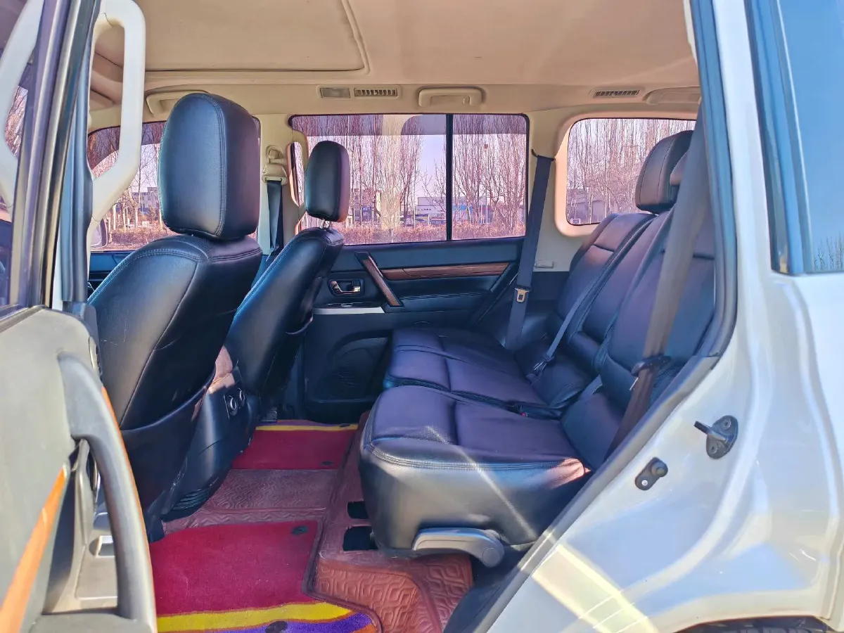 2016 Mitsubishi Pajero 3.0L 174HP V6 5AT,autocango,china used car exporter,china ev exporter,chinese used car exporter,chinese used ev exporter