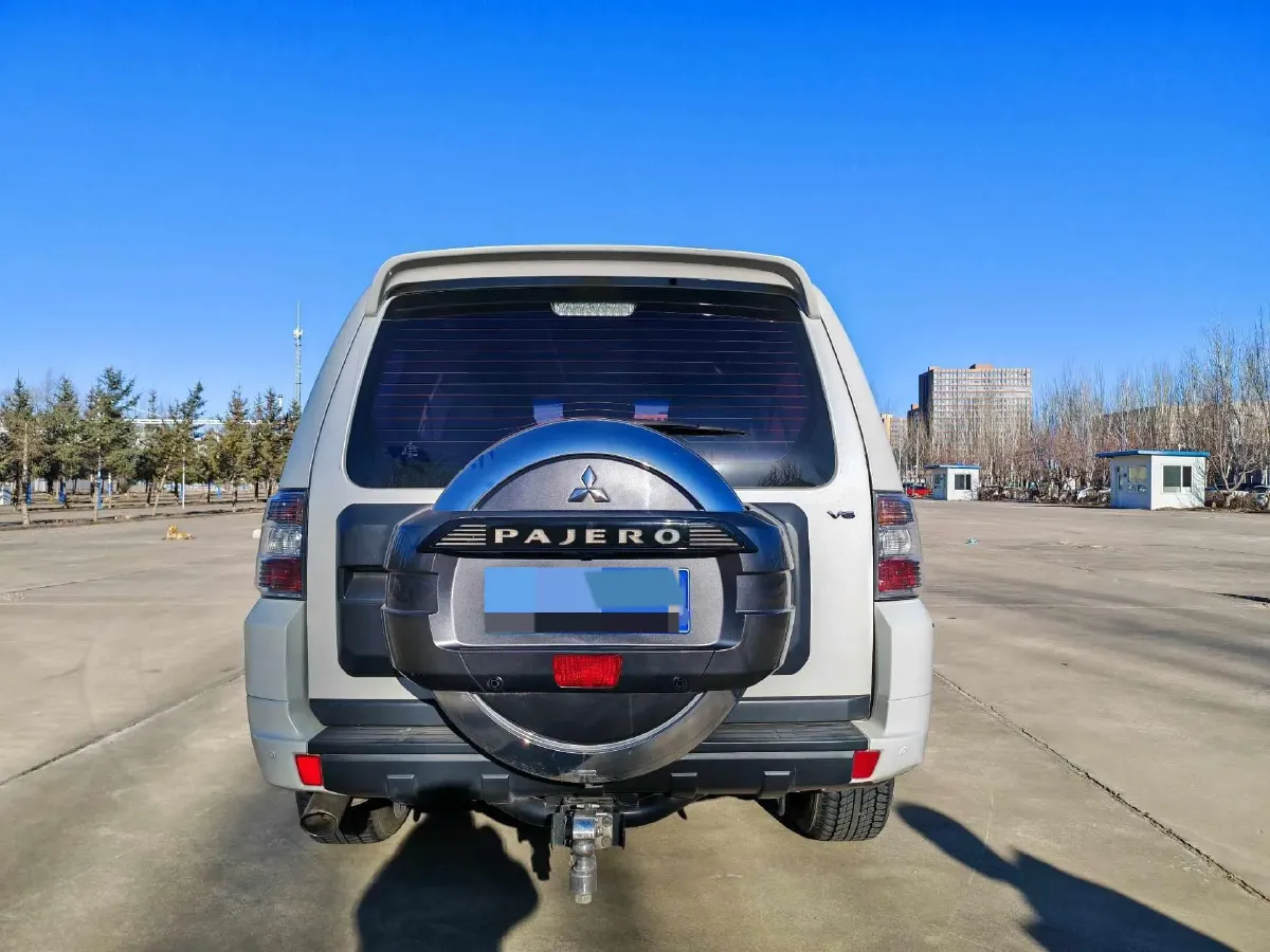 2016 Mitsubishi Pajero 3.0L 174HP V6 5AT,autocango,china used car exporter,china ev exporter,chinese used car exporter,chinese used ev exporter