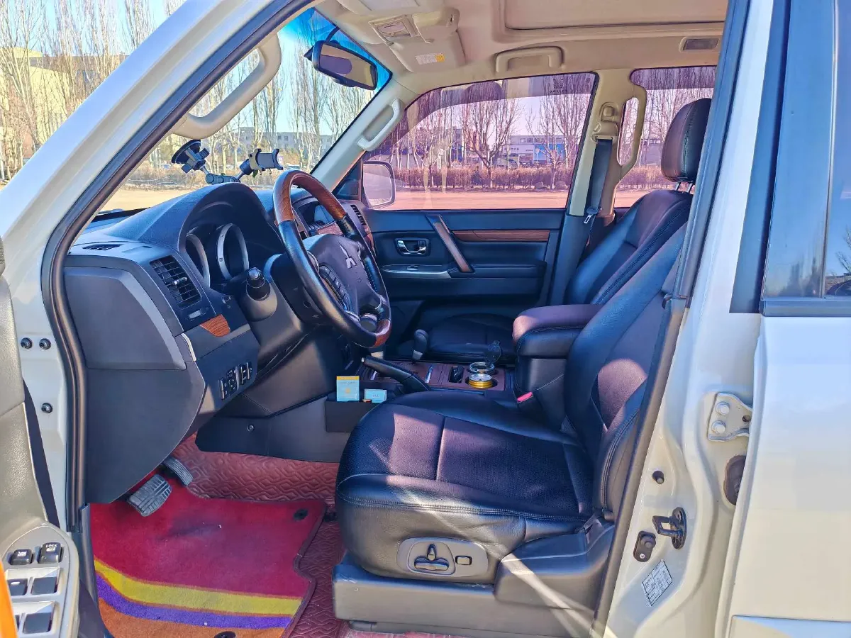 2016 Mitsubishi Pajero 3.0L 174HP V6 5AT,autocango,china used car exporter,china ev exporter,chinese used car exporter,chinese used ev exporter