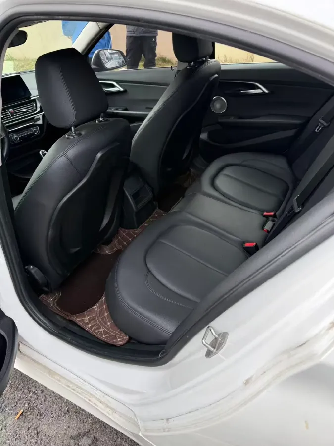 2022 BMW 1 Series 1.5T 140HP L3 7DCT,autocango,china used car exporter,china ev exporter,chinese used car exporter,chinese used ev exporter