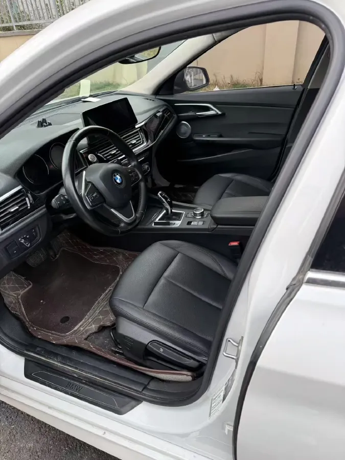 2022 BMW 1 Series 1.5T 140HP L3 7DCT,autocango,china used car exporter,china ev exporter,chinese used car exporter,chinese used ev exporter