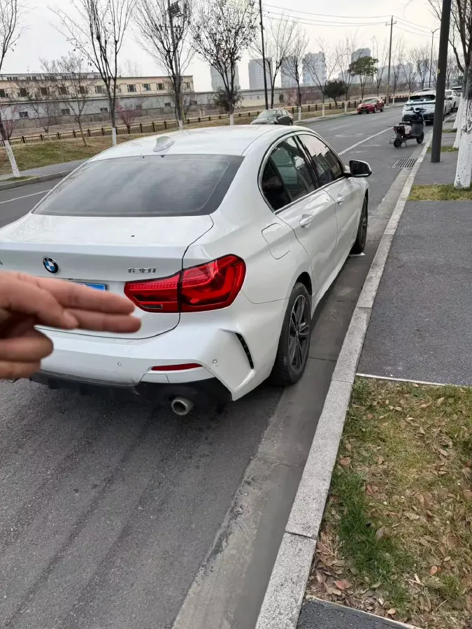 2022 BMW 1 Series 1.5T 140HP L3 7DCT,autocango,china used car exporter,china ev exporter,chinese used car exporter,chinese used ev exporter