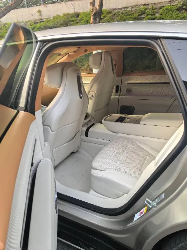 2025 Avatr 12 BEV,autocango,china used car exporter,china ev exporter,chinese used car exporter,chinese used ev exporter