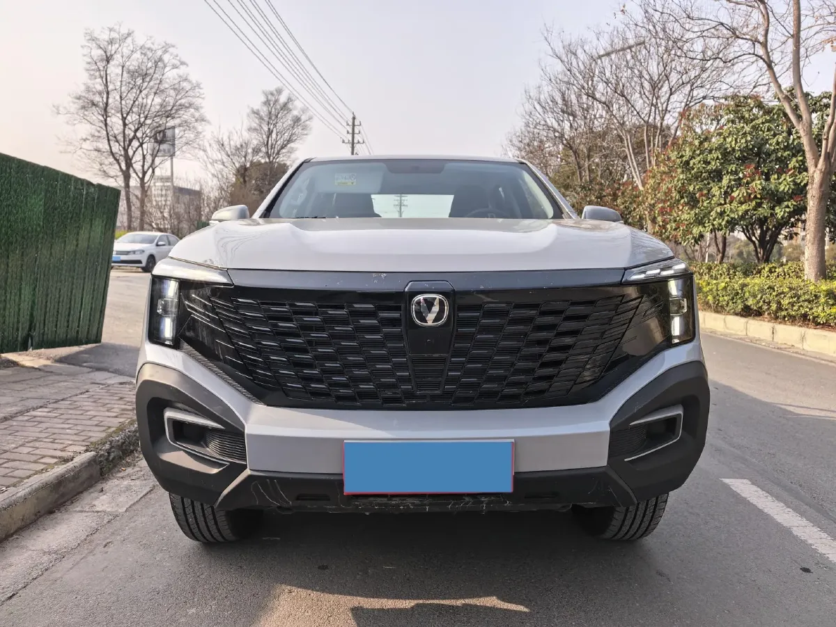 2024 ChangAn UNI-V 2.0T 233HP L4 8AT,autocango,china used car exporter,china ev exporter,chinese used car exporter,chinese used ev exporter