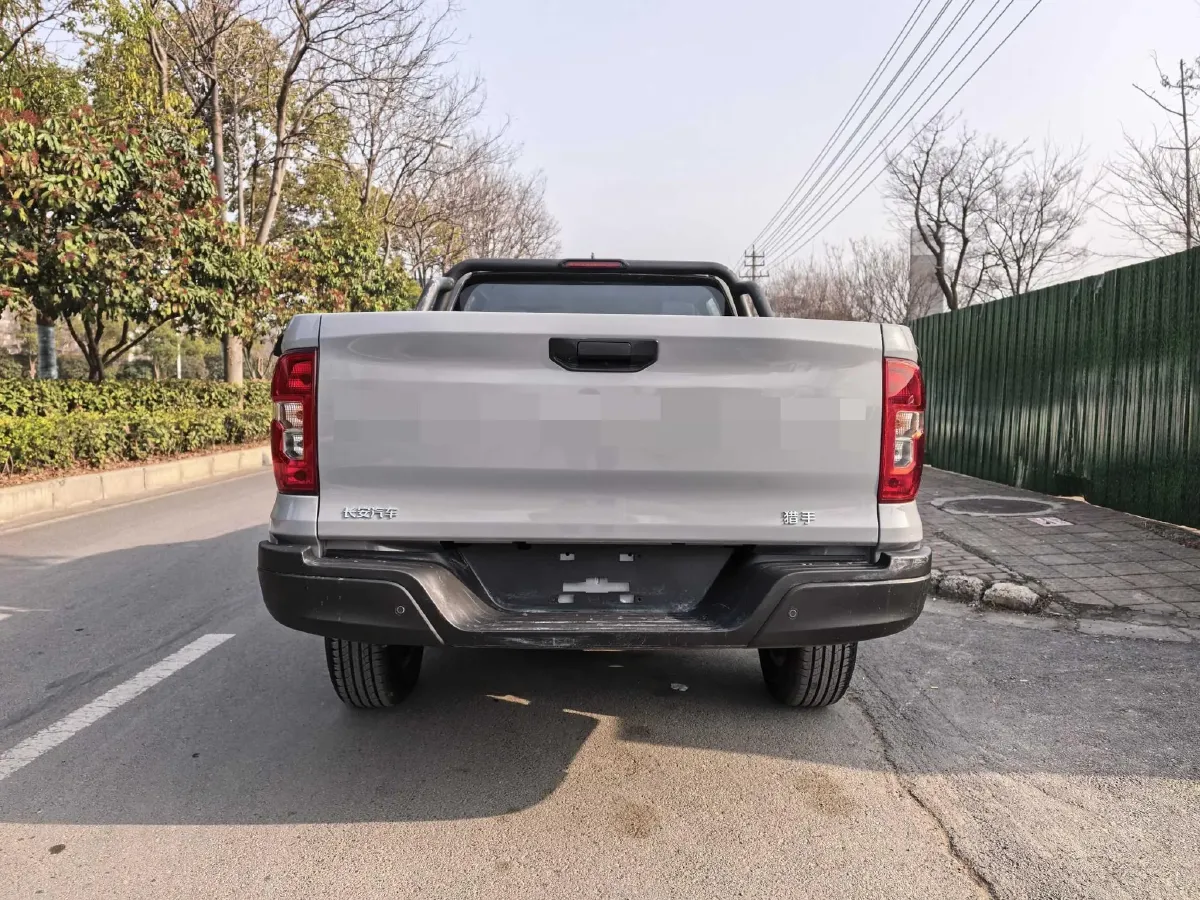 2024 ChangAn UNI-V 2.0T 233HP L4 8AT,autocango,china used car exporter,china ev exporter,chinese used car exporter,chinese used ev exporter