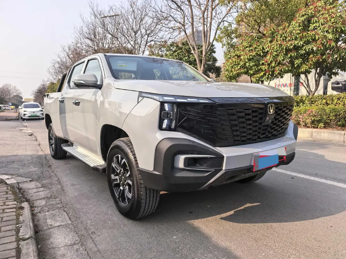 2024 ChangAn UNI-V 2.0T 233HP L4 8AT,autocango,china used car exporter,china ev exporter,chinese used car exporter,chinese used ev exporter