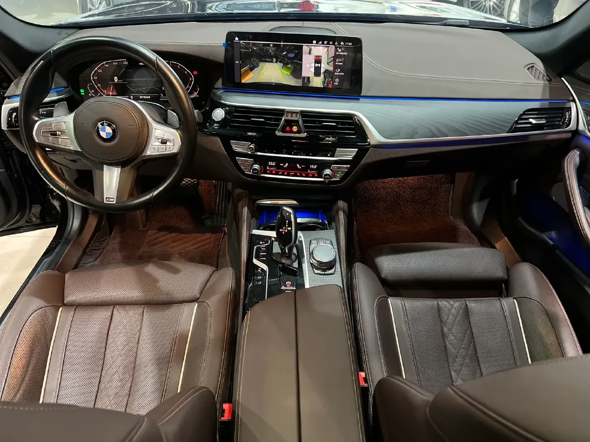2022 BMW 5 Series 2.0T 252HP L4 8AT,autocango,china used car exporter,china ev exporter,chinese used car exporter,chinese used ev exporter