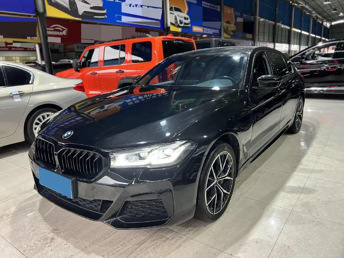 2022 BMW 5 Series 2.0T 252HP L4 8AT,autocango,china used car exporter,china ev exporter,chinese used car exporter,chinese used ev exporter