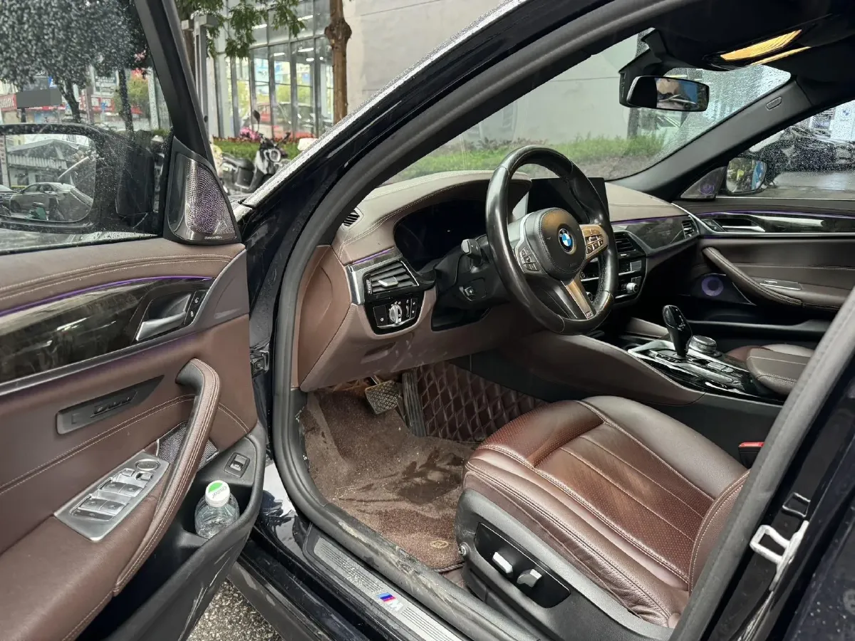 2020 BMW 5 Series 2.0T 184HP L4 8AT,autocango,china used car exporter,china ev exporter,chinese used car exporter,chinese used ev exporter