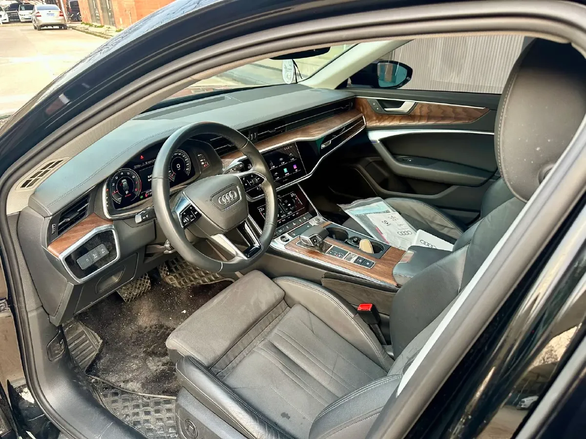 2021 Audi A6 2.0T 245HP L4 7DCT,autocango,china used car exporter,china ev exporter,chinese used car exporter,chinese used ev exporter