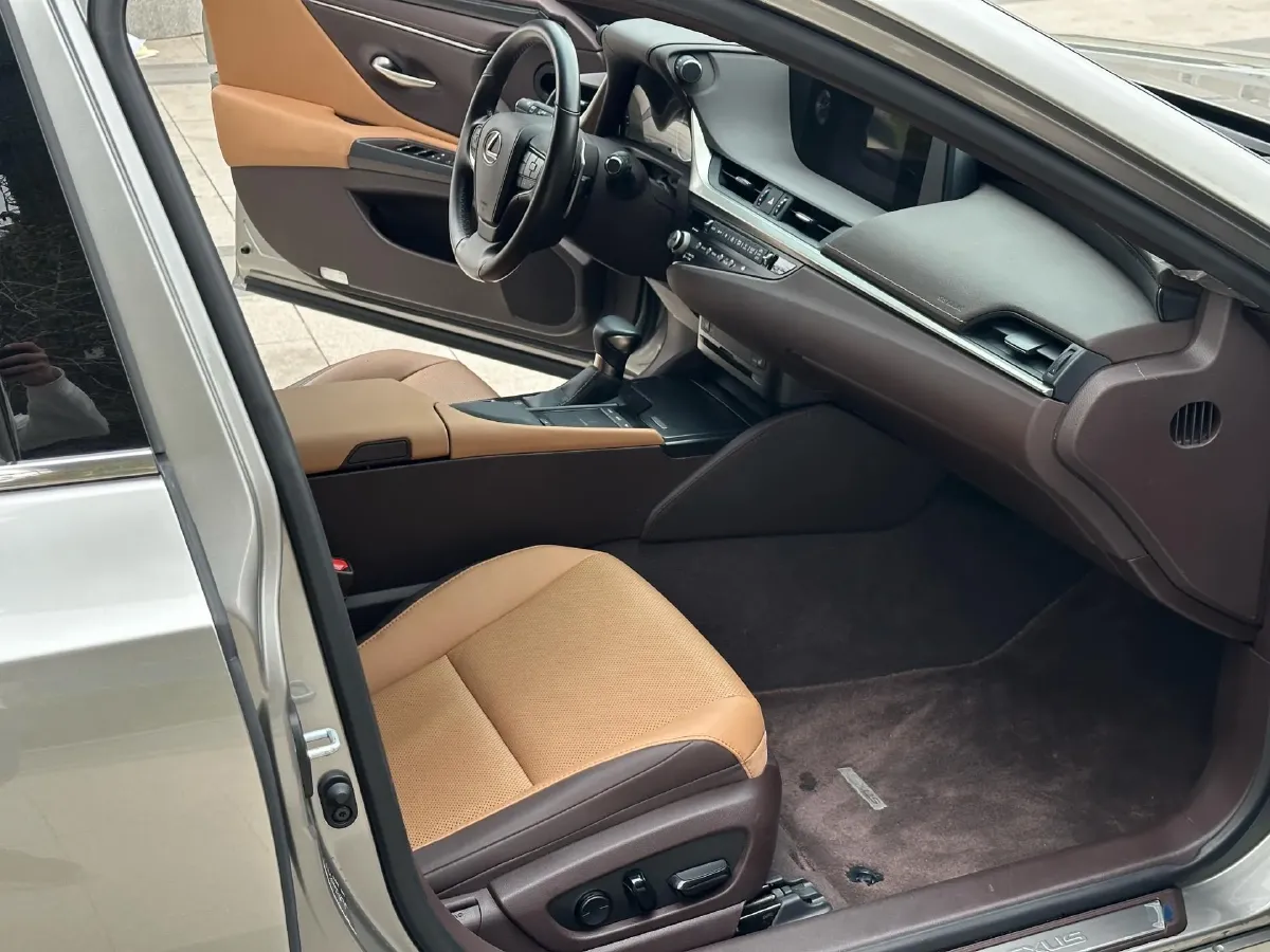 2020 Lexus ES 2.0L 173HP L4 CVT,autocango,china used car exporter,china ev exporter,chinese used car exporter,chinese used ev exporter