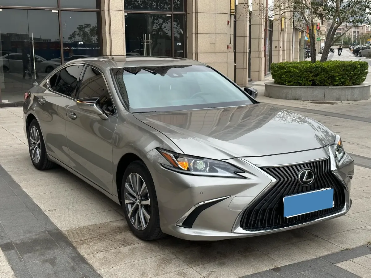 2020 Lexus ES 2.0L 173HP L4 CVT,autocango,china used car exporter,china ev exporter,chinese used car exporter,chinese used ev exporter