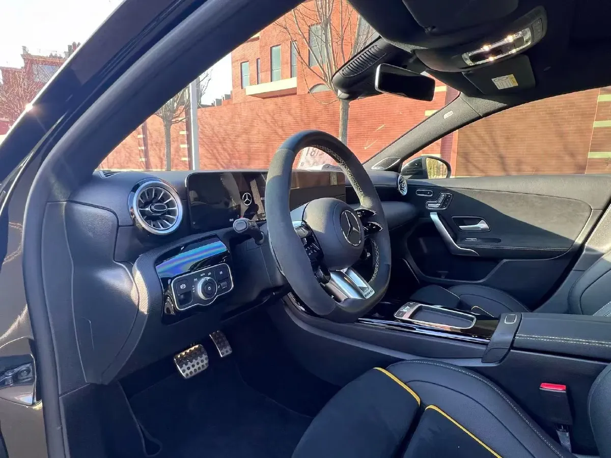 2024 Mercedes-Benz A AMG 2.0T 422HP L4 8DCT,autocango,china used car exporter,china ev exporter,chinese used car exporter,chinese used ev exporter