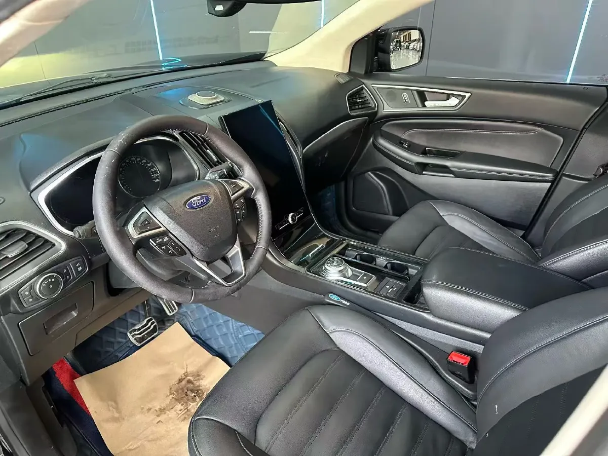 2020 Ford Edge 2.0T 245HP L4 8AT,autocango,china used car exporter,china ev exporter,chinese used car exporter,chinese used ev exporter