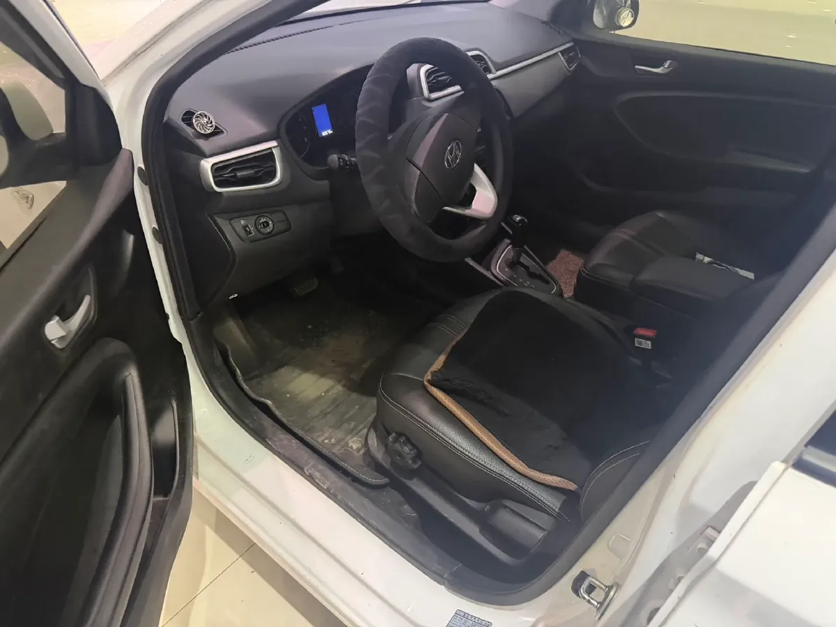 2017 Hyundai Reina 1.4L 95HP L4 4AT,autocango,china used car exporter,china ev exporter,chinese used car exporter,chinese used ev exporter