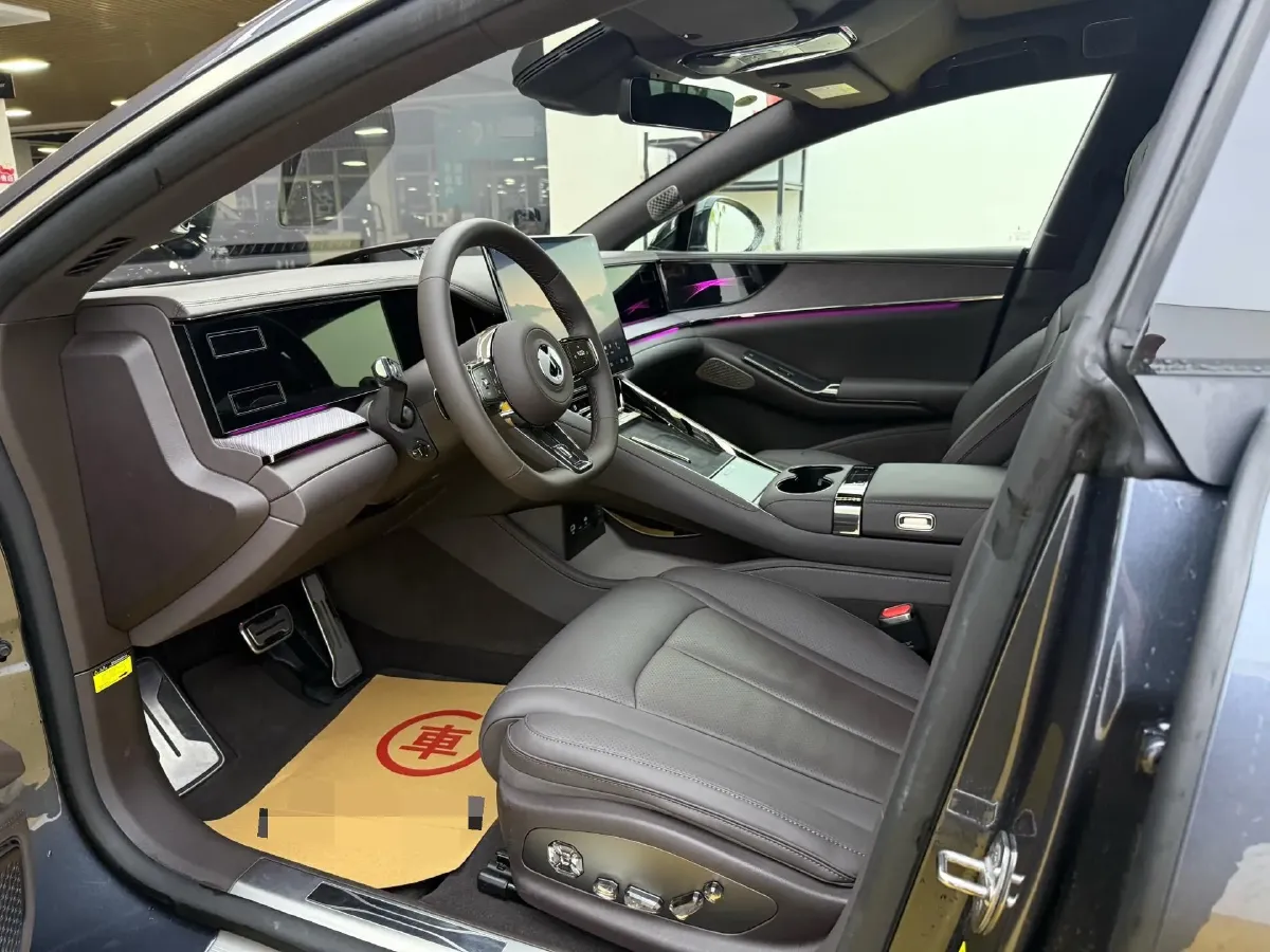 2024 Denza DenzaZ9 2.0T 207HP L4 E-CVT PHEV 38.5KWH,autocango,china used car exporter,china ev exporter,chinese used car exporter,chinese used ev exporter