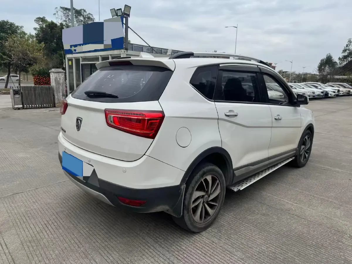 2017 BaoJun 560 1.5T 150HP L4 6MT,autocango,china used car exporter,china ev exporter,chinese used car exporter,chinese used ev exporter
