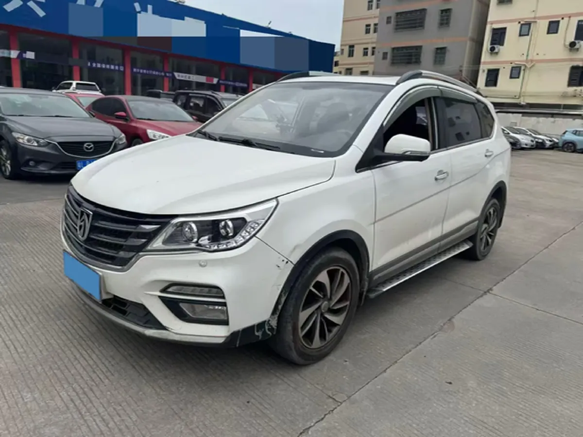 2017 BaoJun 560 1.5T 150HP L4 6MT,autocango,china used car exporter,china ev exporter,chinese used car exporter,chinese used ev exporter