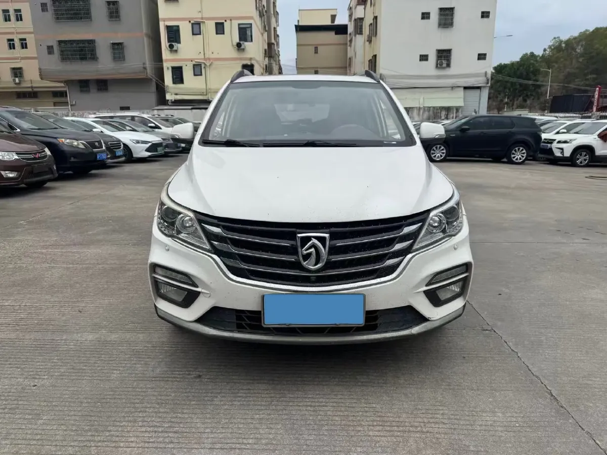 2017 BaoJun 560 1.5T 150HP L4 6MT,autocango,china used car exporter,china ev exporter,chinese used car exporter,chinese used ev exporter