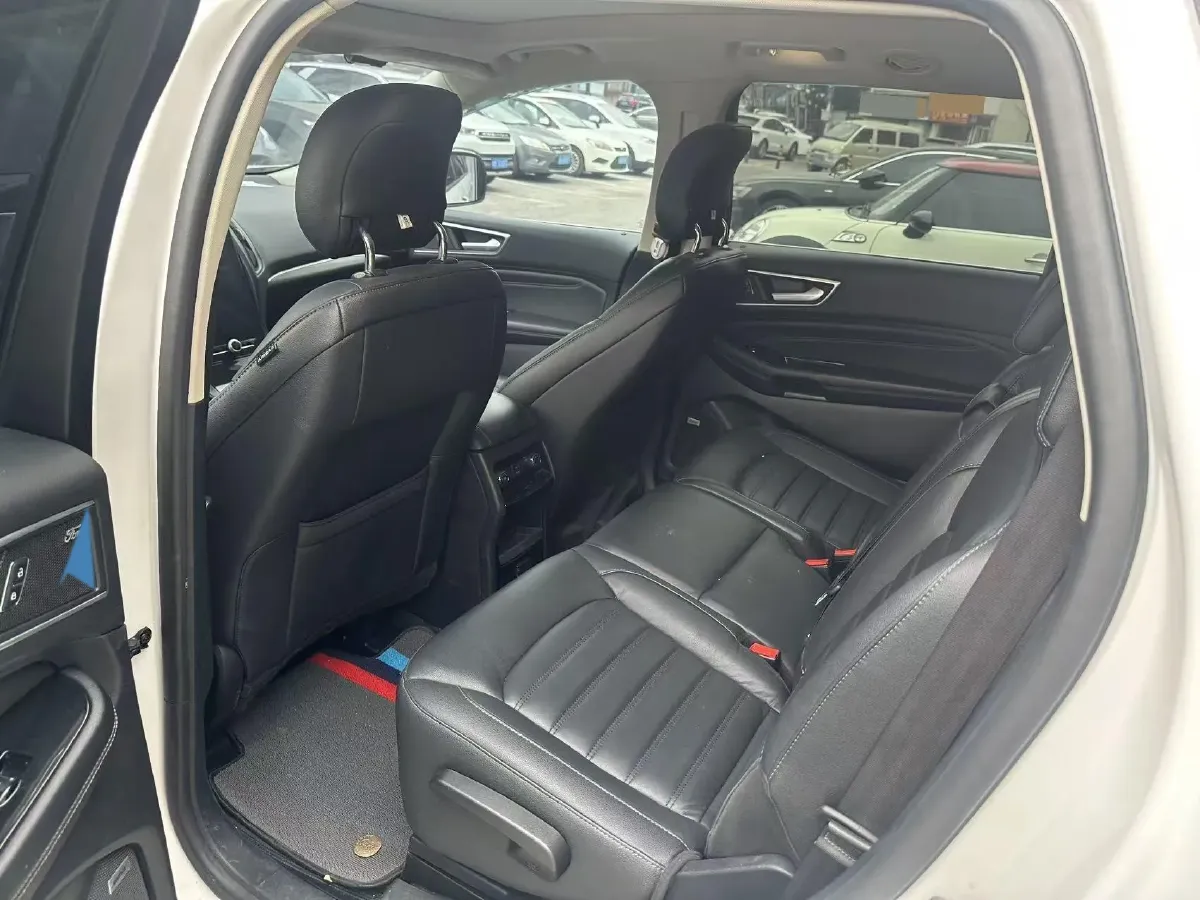 2020 Ford Edge 2.0T 245HP L4 8AT,autocango,china used car exporter,china ev exporter,chinese used car exporter,chinese used ev exporter