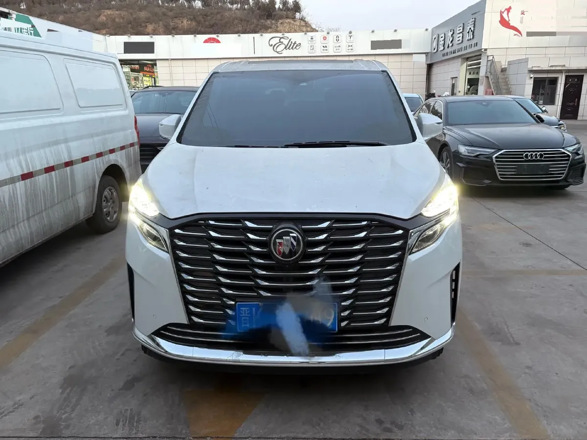 2023 Buick GL8 2.0T 237HP L4 9AT,autocango,china used car exporter,china ev exporter,chinese used car exporter,chinese used ev exporter