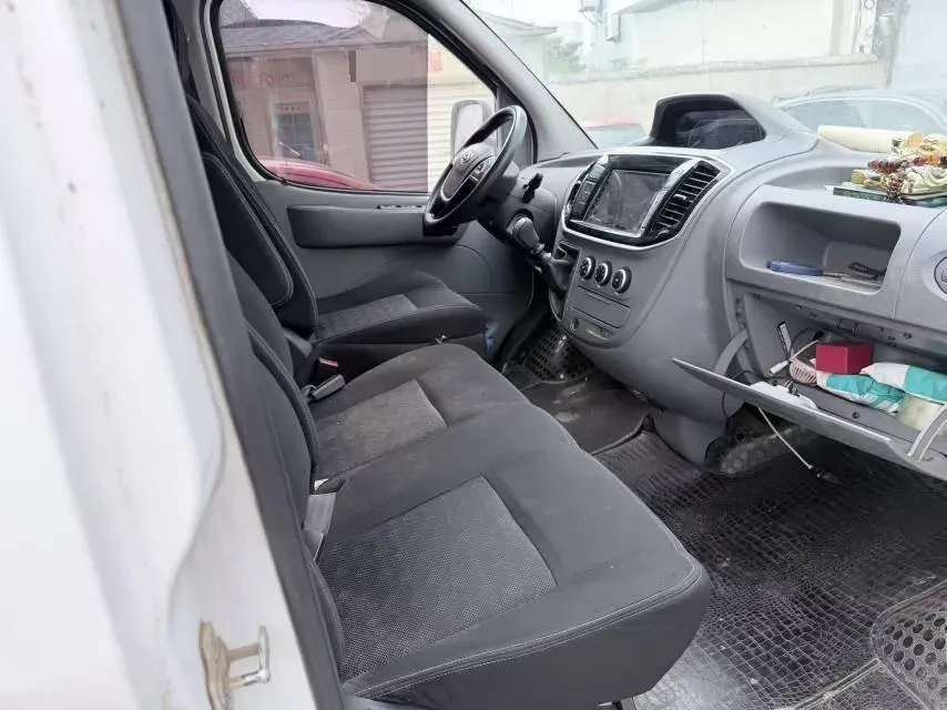 2021 MAXUS XinTu V80 2.0T 139HP L4 6MT,autocango,china used car exporter,china ev exporter,chinese used car exporter,chinese used ev exporter