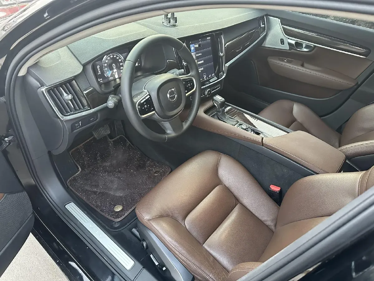 2018 Volvo S90 2.0T 190HP L4 8AT,autocango,china used car exporter,china ev exporter,chinese used car exporter,chinese used ev exporter